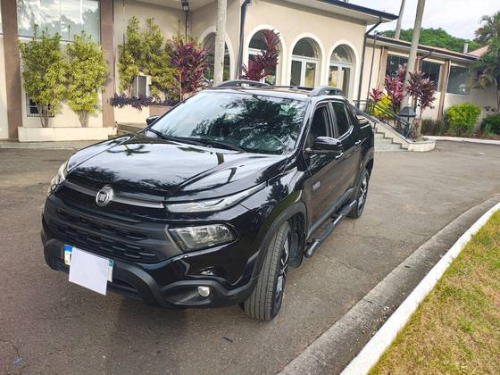FIAT TORO 2.0 16V TURBO DIESEL ULTRA 4WD AT9 FIAT TORO 2.0 16V TURBO DIESEL ULTRA 4WD AT9